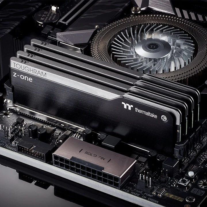 Thermaltake R010D408GX2-3200C16A 16GB (8GB x 2) TOUGHRAM Z-ONE DDR4 3200MHz C16 Memory - Image 4
